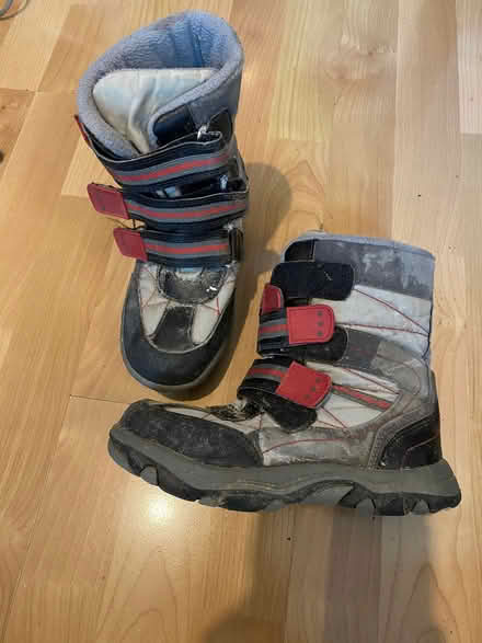 Photo of free Snow boots size 1 (Hartington Road BN2) #1