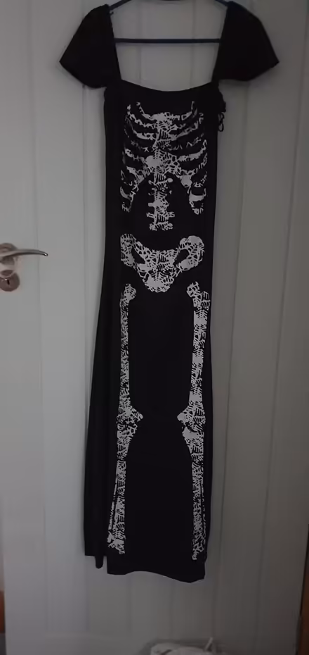 Photo of free skeleton dress/ outfit (Hengistbury Head BH6) #1