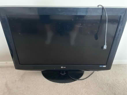 Photo of free LG 32 inch tv (Chigwell IG6) #2