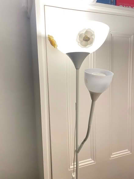 Photo of free Lamp (SW19 8qz) #1