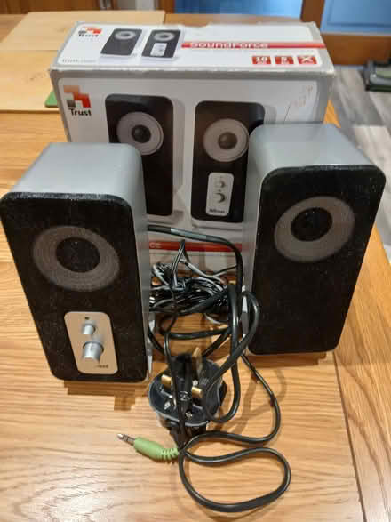 Photo of free Small speakers (PR9) #1