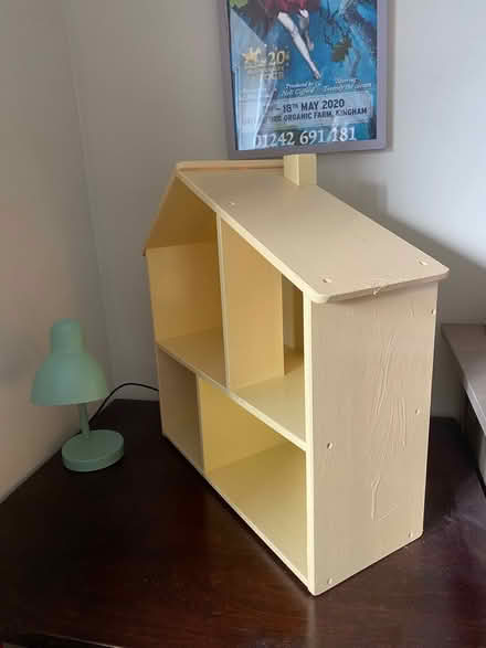 Photo of free Bookshelf for kids bedroom (Chesham HP5) #4