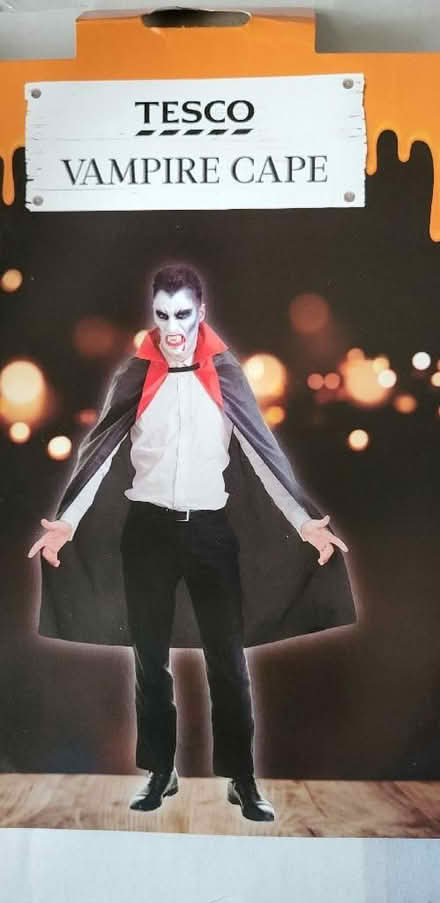 Photo of free Vampire cape (Heston UB2) #1