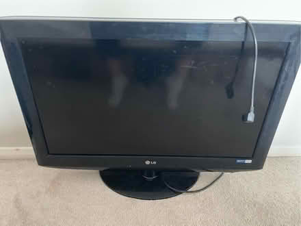 Photo of free LG 32 inch tv (Chigwell IG6) #1