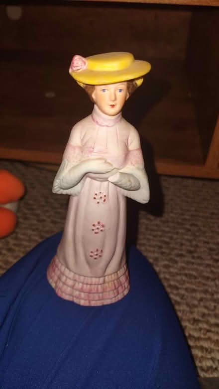 Photo of free Victorian ceramic woman (7531 rising sun avenue) #1