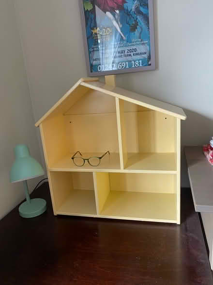 Photo of free Bookshelf for kids bedroom (Chesham HP5) #3