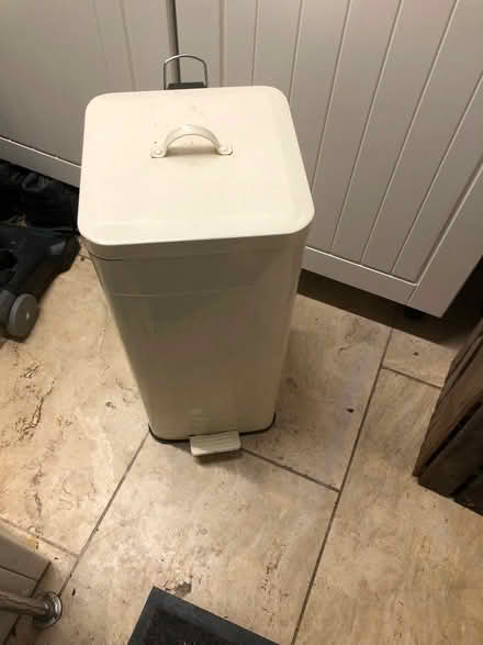 Photo of free Kitchen Bin (Little Neston CH64) #1