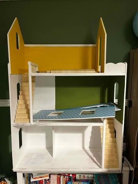 Photo of free Dolls House (partly decorated) (Ashcott- TA7) #1
