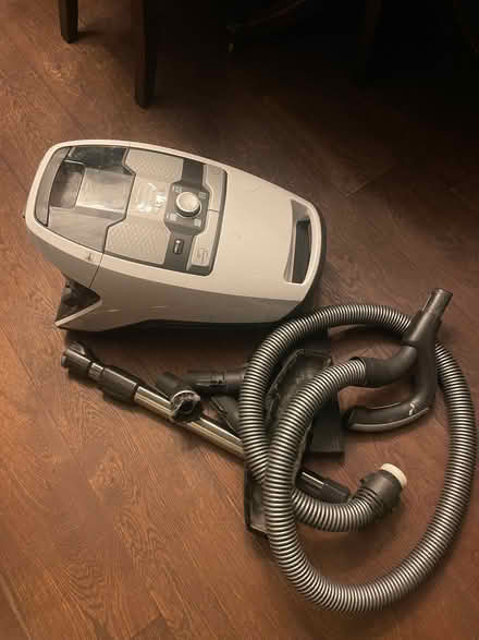 Photo of free Vacuum cleaner (Molesey KT8) #1