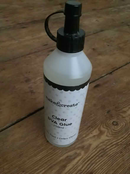 Photo of free glue (Whitehawk BN2) #1