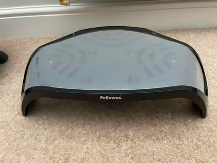 Photo of free Monitor / TV / Printer raiser (DY7) #1