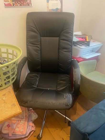 Photo of free Office chair (Al8 handside) #1