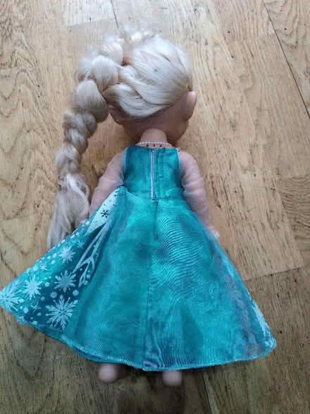 Photo of free Singing Elsa English and Spanish (Purley CR2) #2