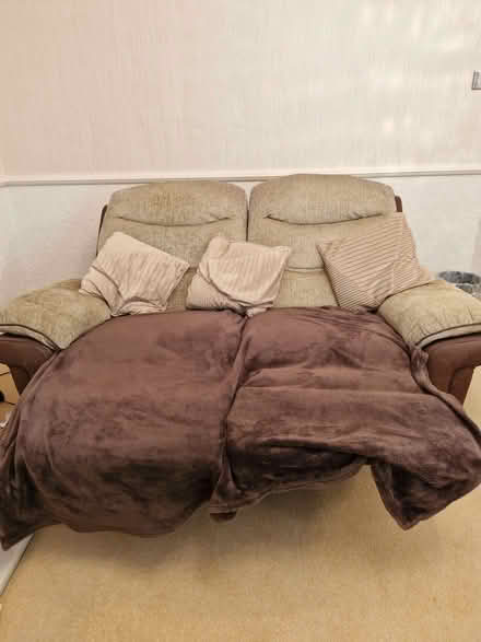 Photo of free Medium electric recliner sofa. (Leominster HR6) #3