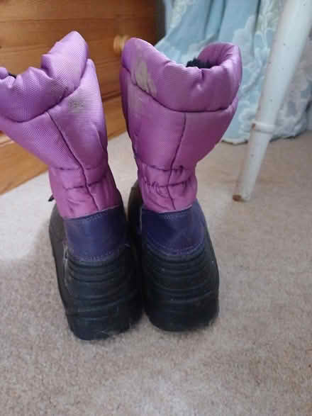 Photo of free SNOW BOOTS Size 5 (Ilkley LS29) #3