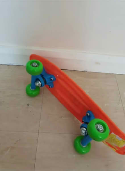 Photo of free Ozbozz 17" Children's Skateboard (Croydon) #2