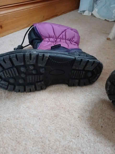 Photo of free SNOW BOOTS Size 5 (Ilkley LS29) #2