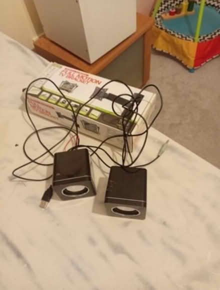 Photo of free Speaker, wall bracket and tv (OX14 Abingdon) #1