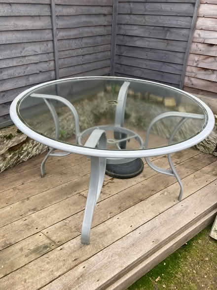 Photo of free Outside table round (S13) #1