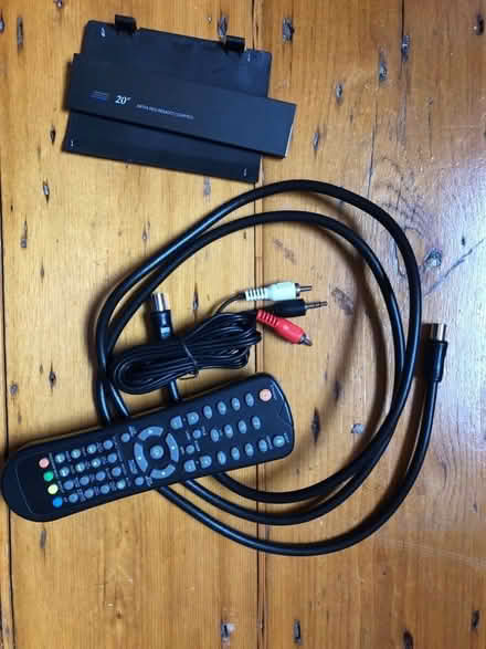 Photo of free 26inch LCD UMC TV (Canonbury N1) #2