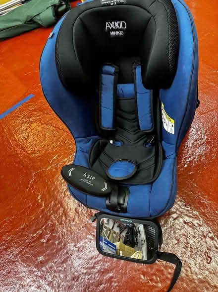 Photo of free Joyie 360 perfect condition isofix car seat and mirror (Cupar KY15) #4