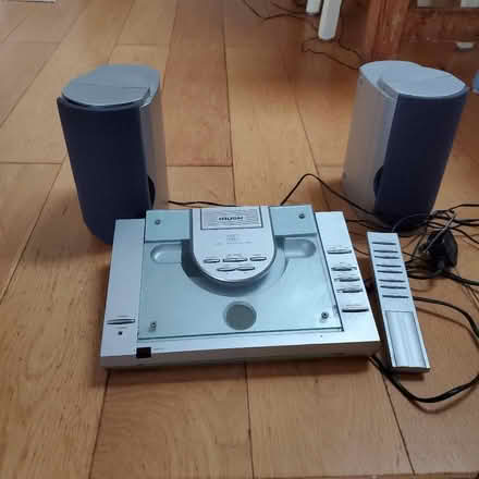 Photo of free Working radio and speakers (Dyke Road area BN1) #1