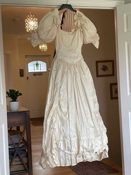 Photo of free Vintage designer wedding dress (Central maidstone) #1