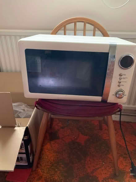 Photo of free small stand alone microwave- working rusty on base of oven. (Little Malvern WR14) #3