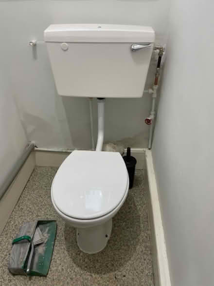 Photo of free WC with cistern (Clapham SW4) #1