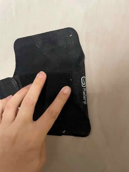 Photo of free Decathlon running phone arm band (S11) #2