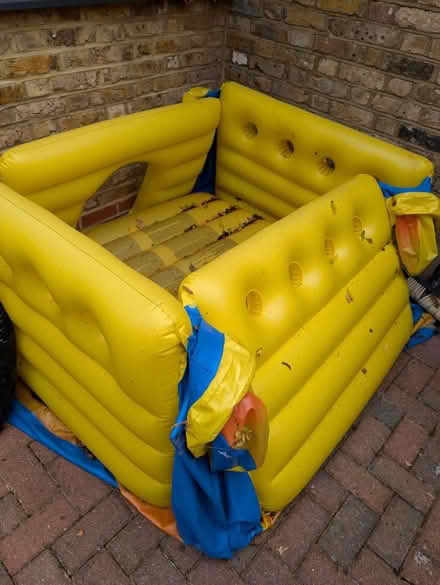 Photo of free Kids Bouncy Castle for giveaway (Hungerford Road N7 london) #2
