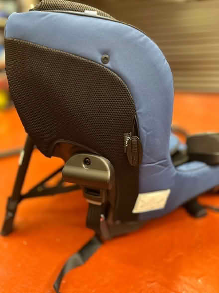 Photo of free Joyie 360 perfect condition isofix car seat and mirror (Cupar KY15) #1