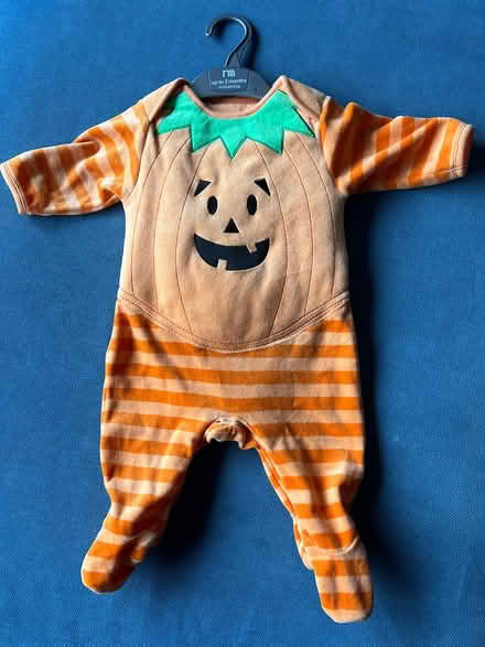 Photo of free Halloweeen pumpkin outfit (CT5) #1