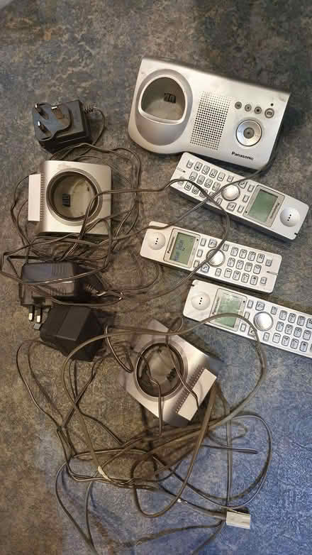 Photo of free Cordless phone, 3 handsets (Reading West RG1) #1