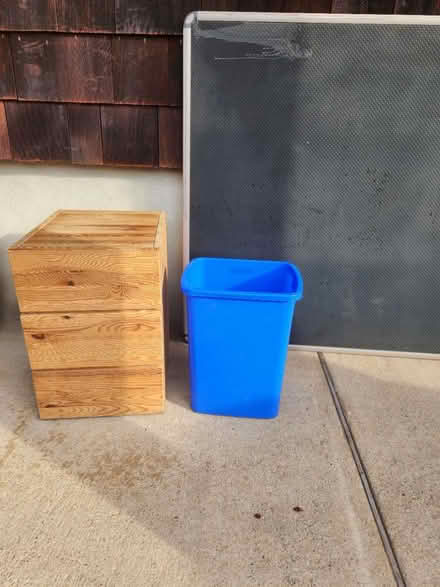 Photo of free Kitchen-size garbage can - good (Bloomfield, NJ) #1