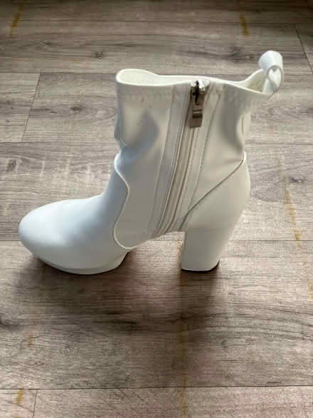 Photo of free White high heeled boots unworn (Northwood HA4) #2