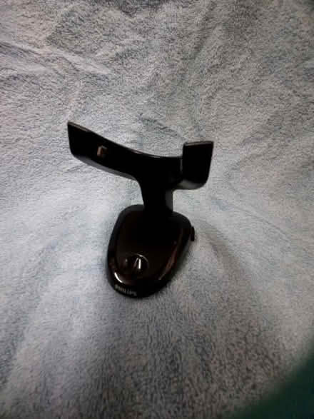 Photo of free Men's Philips recharger shaver stand (Southbourne BH6) #2