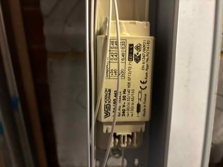 Photo of free Flouorescent light strip fitting (Catton NR6) #4