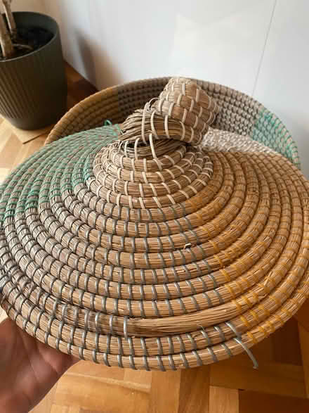 Photo of free Laundry basket (Bromley / Hayes BR2) #4