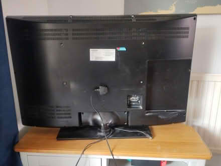 Photo of free 40" LCD TV/Screen Bush (CO12) #2