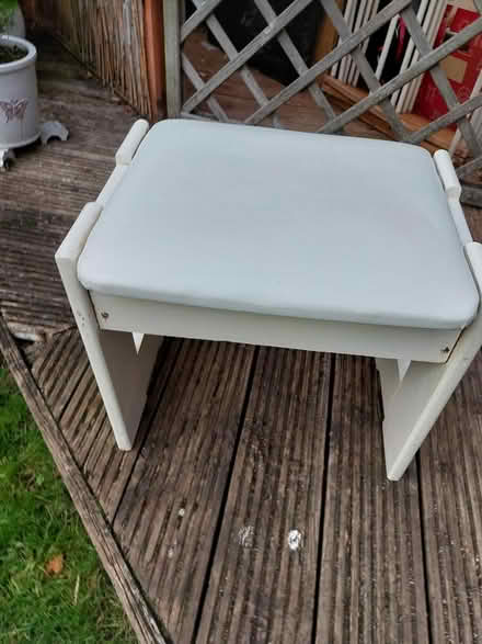 Photo of free Stool (Twickenham TW2) #3