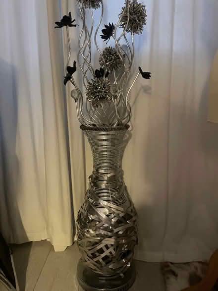Photo of free Ornamental wired vase (Bracknell’s RG42) #1