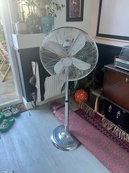 Photo of free Floor standing chrome fan (CR7 Thornton heath) #1