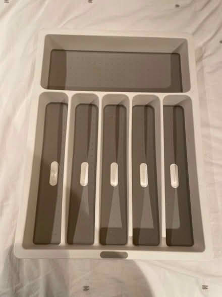 Photo of free Extendable cutlery tray (white/grey) (Southwark SE1) #1