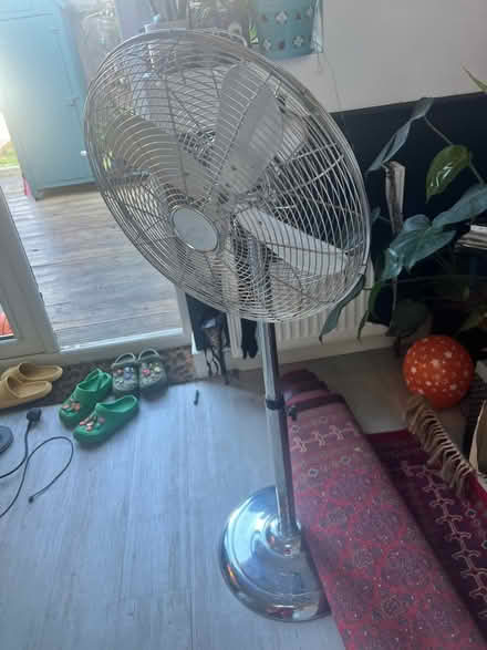 Photo of free Floor standing chrome fan (CR7 Thornton heath) #3