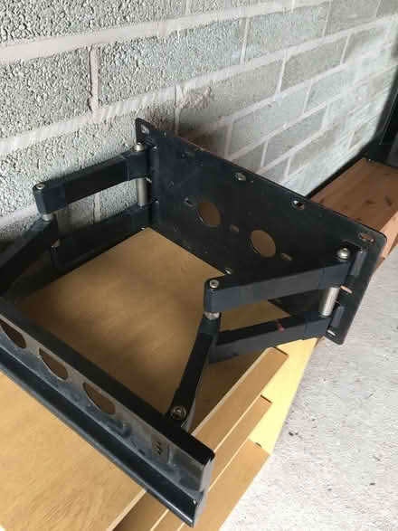 Photo of free Tv bracket (Wentnor SY9) #1