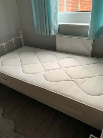 Photo of free Single mattress (Leeds 15) #1