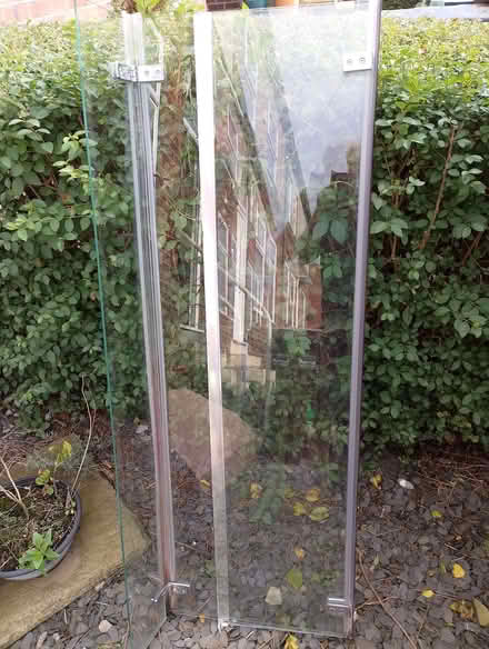 Photo of free b glass bath screen (Greenhill S8) #1