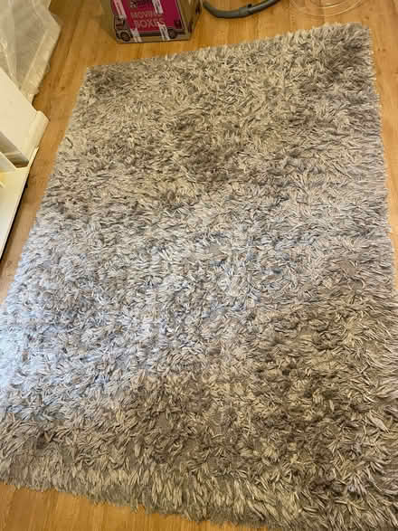 Photo of free Grey shaggy rug (N5 Highbury) #3