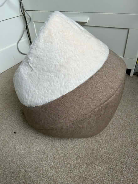Photo of free Cat bed (Bishops Waltham SO32) #2